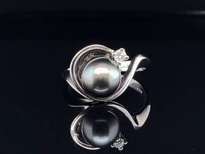 lot 60 image: Tahitian Pearl and Diamond Ring in 14k White Gold $2,150 Retail