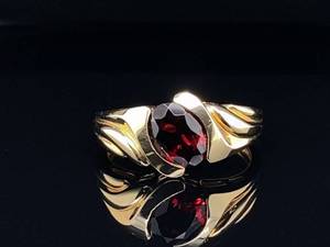 lot 81 image: Beautiful Oval Garnet Estate Ring in 14k Yellow Gold $1,450 Retail