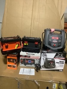 lot 15 image: MIX LOT (3) BATTERY CHARGER & MAINTAINER