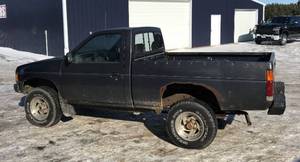 lot 2 image: 1990 Nissan D21 4x4