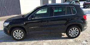 lot 1 image: 2010 Volkswagen Tiguan SE AWD