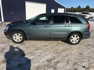 lot 2 image: 2006 Chrysler Pacifica Touring