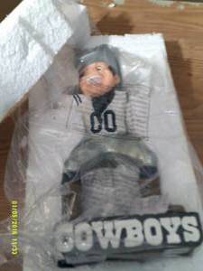 lot 38 image: cowboys statue ...