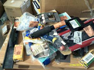 lot 79 image: box of misc trowels and other misc ...