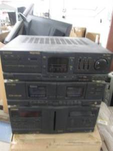 lot 209 image: fisher radio system TAD-9425 powers...
