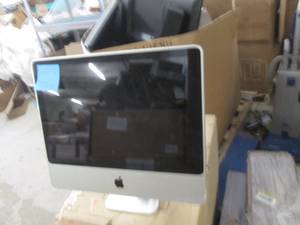 lot 216 image: apple computer powers on ...