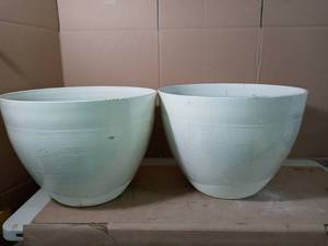 lot 24 image: Decatur 20 in. Starlight White Resin Planter- set of 2 - not used