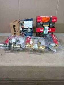 lot 30 image: Mixed lot of Kwikset