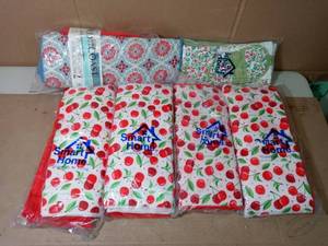 lot 64 image: Mixed lot of cotton kitchen towels