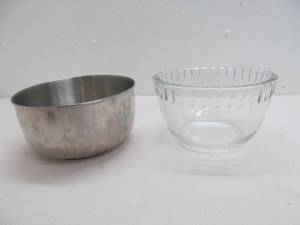 mixing bowls