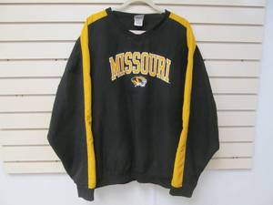 Missouri wild cats pull over