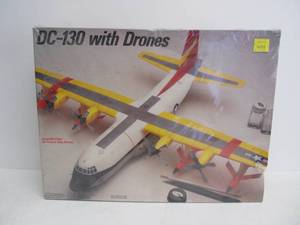 lot 4 image: Large Vintage Testors DC-130 wDrones