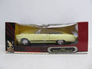 lot 14 image: Road Signature Diecast Metal 1966 Mercury Cyclone GT