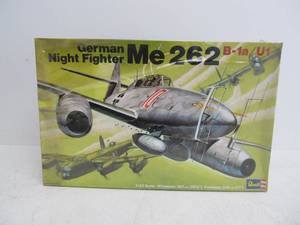 lot 29 image: Vintage Revell German Night Fighter - Me 262