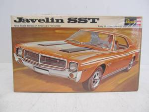 lot 46 image: Vintage Revell AMC Javelin SST
