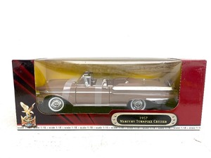 lot 82 image: Road Signature Diecast Metal 1957 Mercury Turnpike Cruiser