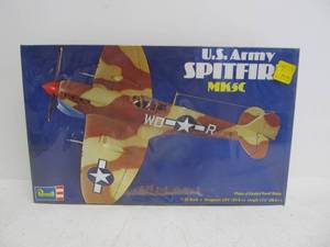 lot 138 image: Vintage Revell US Army MK5C Spitfire