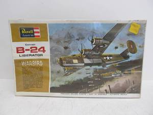 lot 140 image: Vintage Revell B-24 Liberator Warbird
