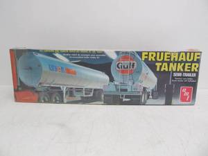 lot 148 image: Vintage AMT Fruehauf GULF Oil Tanker