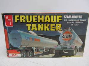 lot 155 image: Vintage AMT Fruehauf GULF Oil Tanker