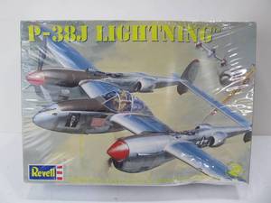 lot 173 image: Revell P-38J Lightning