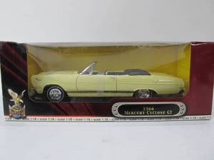 lot 176 image: Road Signature Diecast Metal 1966 Mercury Cyclone GT
