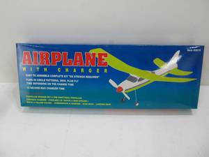 lot 230 image: Flying Airplane wCharger