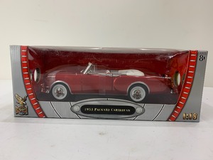 lot 178 image: Road Signature Diecast Metal 1953 Packard Caribbean