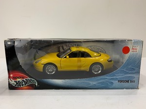 lot 190 image: Hot Wheels Diecast Metal Porsche 911