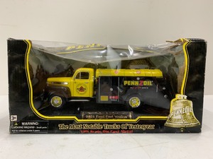 lot 250 image: PENNZOIL Diecast Metal 1951 Ford Fuel Tanker
