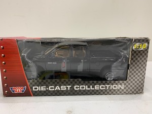lot 266 image: Motor Max Diecast Metal Ram 1500 Super Duty Pickup