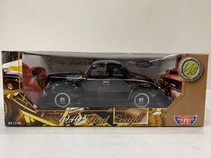 lot 268 image: Motor Max Diecast Metal 1940 Ford Coupe
