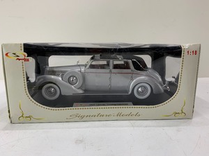lot 282 image: Signature Models Diecast Metal 1939 Lincoln Zephyr