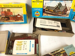 lot 244 image: Group of HO Train Buildings & Train Cars