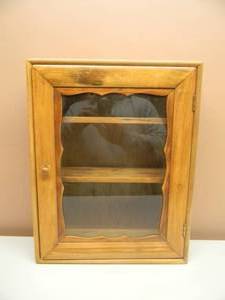 lot 7 image: VINTAGEANTIQUE WALL CABINET - APPROX 15 BY 19 - SEE PICTURES