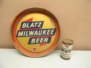 lot 10 image: VINTAGE BLATZ MILWAUKEE BEER TRAY WITH VINTAGE BLATZ FLAT TOP CAN - NICE SET - SEE PICTURES