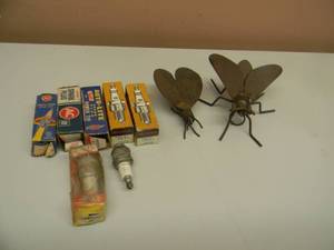 lot 25 image: VINTAGE SPARK PLUG FOLK ART PIECES WITH VINTAGE PLUGS & BOXES - VERY COOL - SEE PICTURES