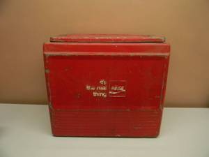 lot 34 image: VINTAGE COCACOLA ITS THE REAL THING COOLER - GREAT PIECE - SEE PICTURES