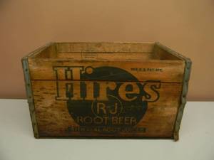 lot 37 image: VINTAGE HIRES R-J ROOT BEER WOOD CRATE - VERY COLLECTIBLE - SEE PICTURES