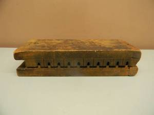 lot 43 image: VINTAGE DUREX #22 - 10 WOODEN CIGAR PRESS MOLD - NICE - SEE PICTURES
