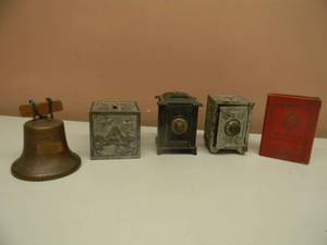 lot 45 image: VINTAGE METAL COIN BANK COLLECTION - COOL SET - SEE PICTURES