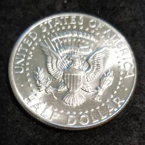 1964 KENNEDY SILVER HALF DOLLAR BU-UNC