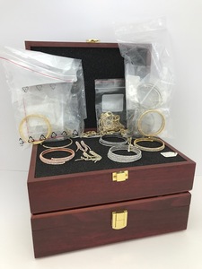 lot 3 image: NO RESERVE- Twistals Bracelets by Diamond Emotions  Earrings  Necklaces  Display Boxes- Retail $900