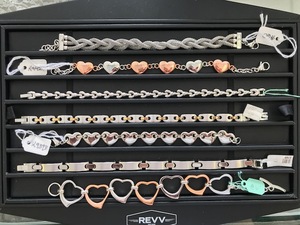 lot 14 image: NO RESERVE- 7 Womens Luxury Bracelets- Retail $500