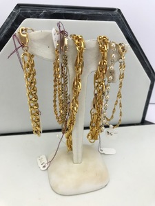 lot 15 image: Various Luxury Chains  Necklaces  Stand  Display