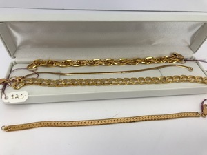 lot 18 image: 4 Luxury ChainsNecklacesBracelets