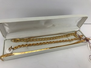lot 19 image: 3 Elegant Bracelets