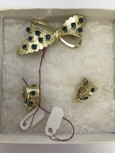 lot 52 image: Vintage Broach & Clip on Earring Matching Set #1
