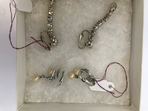 lot 56 image: Vintage Earrings - Clip-on #4 (Lot of 2)