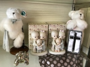 lot 81 image: Gift Bundle 